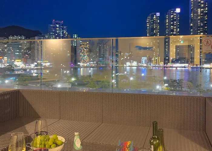 이터널 블루 웨이브 O풀빌라o오션뷰o핀란드식사우나o송도 케이블카o Appartement Busan