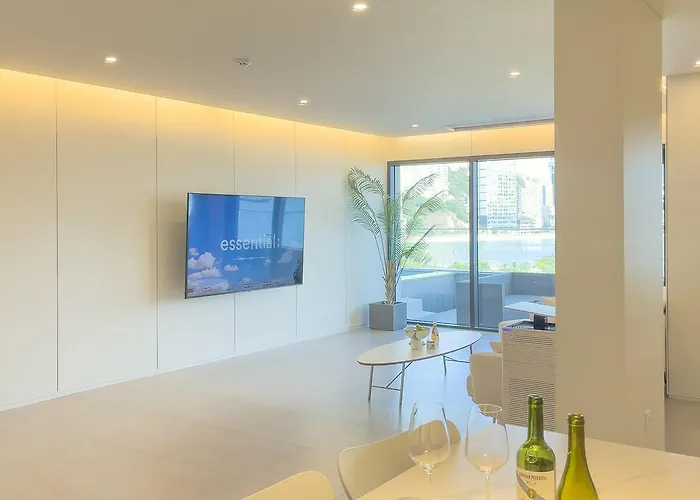 이터널 블루 웨이브 O풀빌라o오션뷰o핀란드식사우나o송도 케이블카o Appartement Busan
