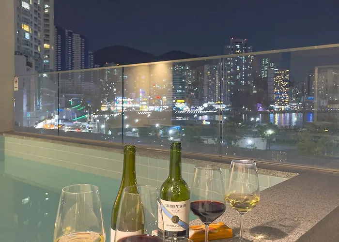 Appartement 이터널 블루 웨이브 O풀빌라o오션뷰o핀란드식사우나o송도 케이블카o Busan