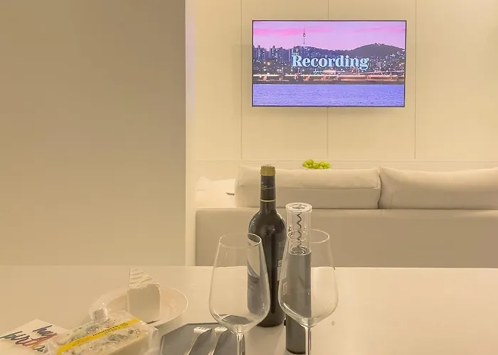 이터널 블루 웨이브 O풀빌라o오션뷰o핀란드식사우나o송도 케이블카o Appartement